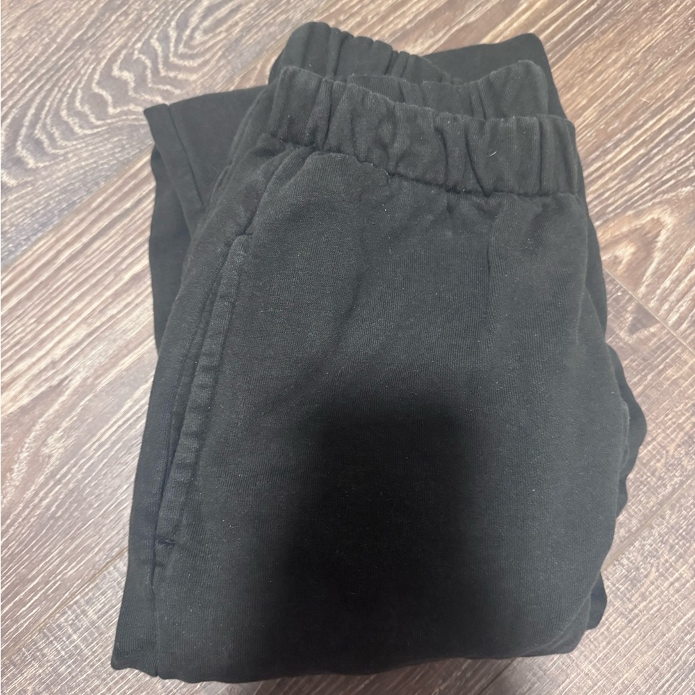 BRANDY MELVILLE BLACK ROSA SWEATPANTS ONE SIZE